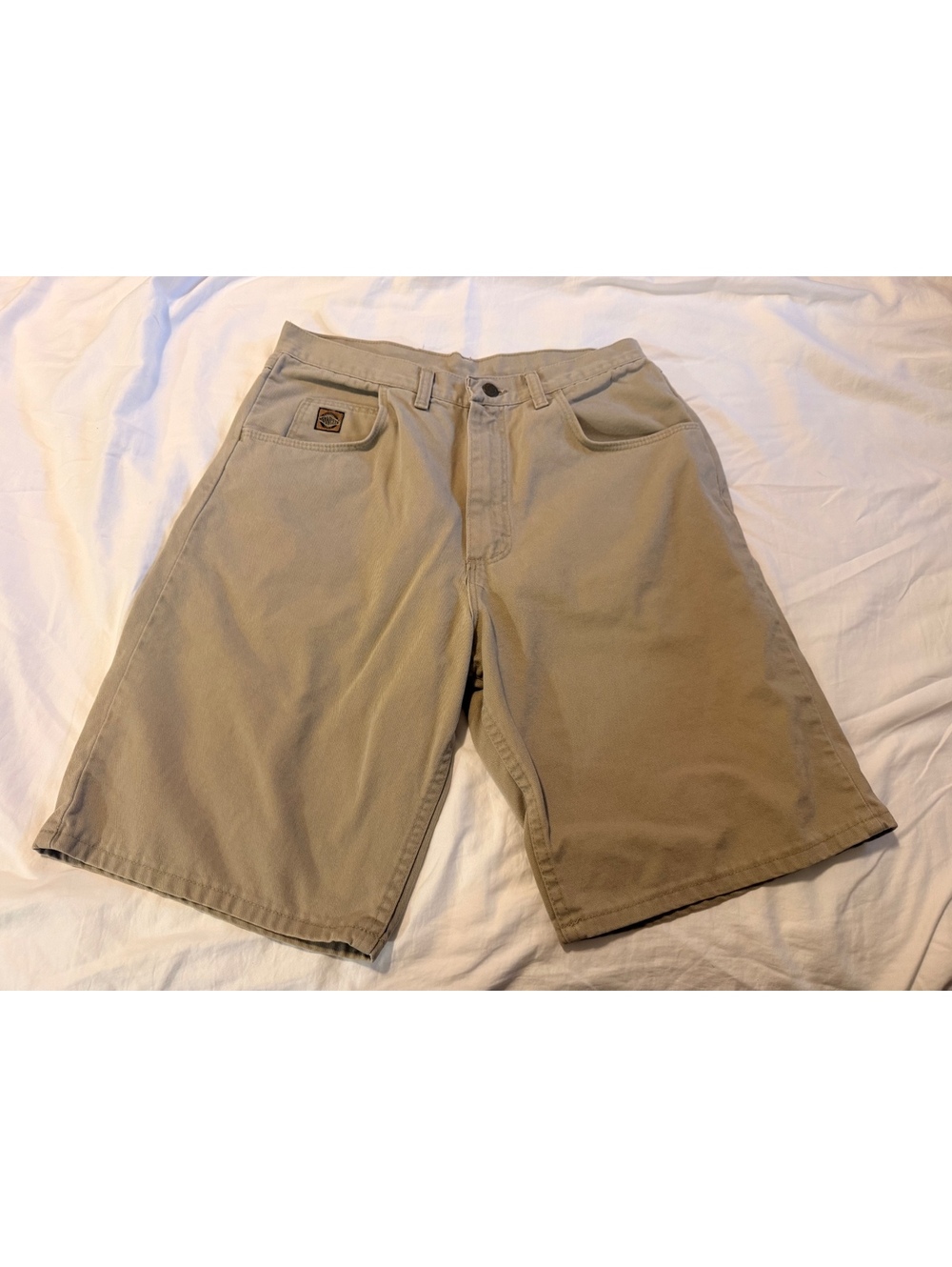 Vintage Y2K 90s Wrangler Hero khaki chino shorts baggy beige dad core skater 32